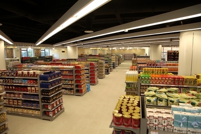 上海外高橋進口商品直銷中心安亭店24日試營業(yè)，日用百貨成亮點